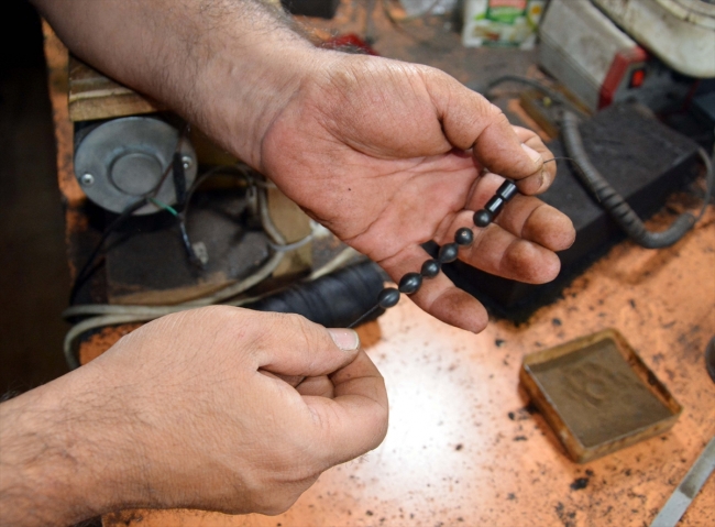 Metin Çelebi Erzurum'un Oltu taşını dünyaya tanıtıyor